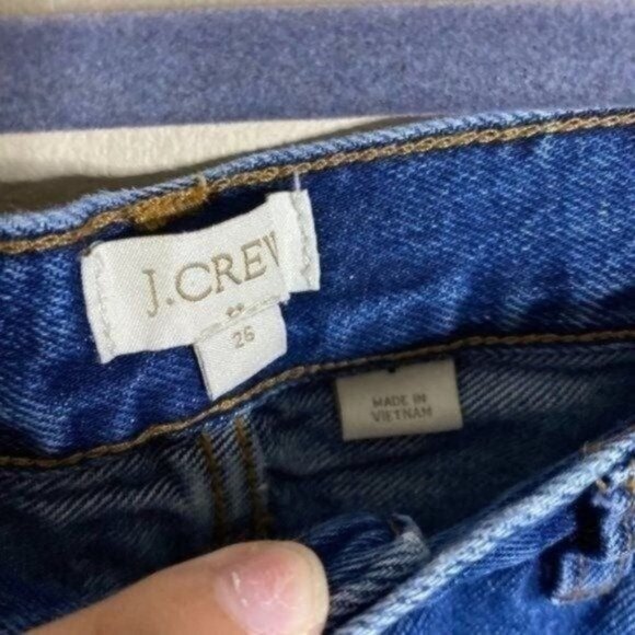 J. Crew Dark Wash Raw Hem Jean Shorts Size 26 Womens - Picture 3 of 4